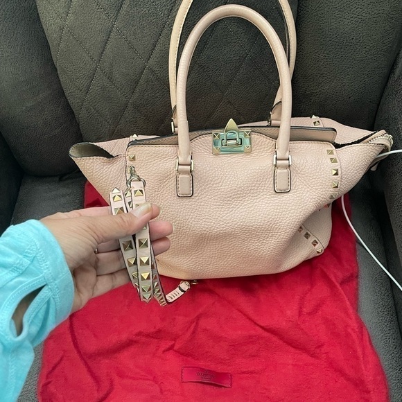 Authentic Valentino Garavani Rockstud Two way bag - Picture 2 of 12